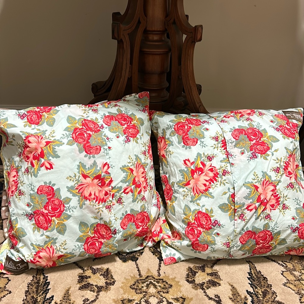 Set of 2 Matilda Jane Pillowcases with inserts. - Picture 2 of 5